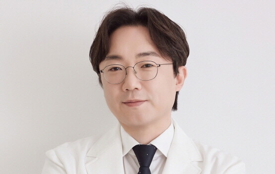 서면 바른윤곽치과병원 강희제 대표원장. 사진=서면 바른윤곽치과병원 제공