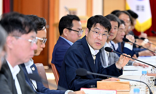 김정기 대구시장 권한대행이 25일 동인청사에서 확대간부회의를 주재하고 있다. 사진=대구시 제공