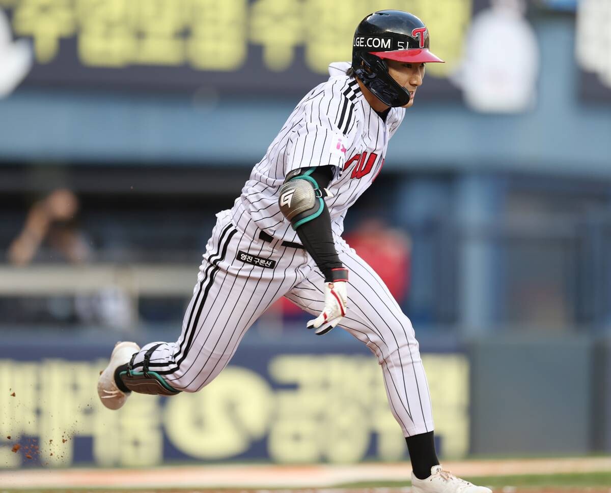 신민재는 팀의 리드오프로 낙점을 받으며 홍창기의 부상 공백을 메우는 중이다. 사진=연합뉴스