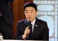 강훈식 비서실장 "미국 구금된 한국인 근로자 석방 교섭 마무리…전세기 출발 예정"