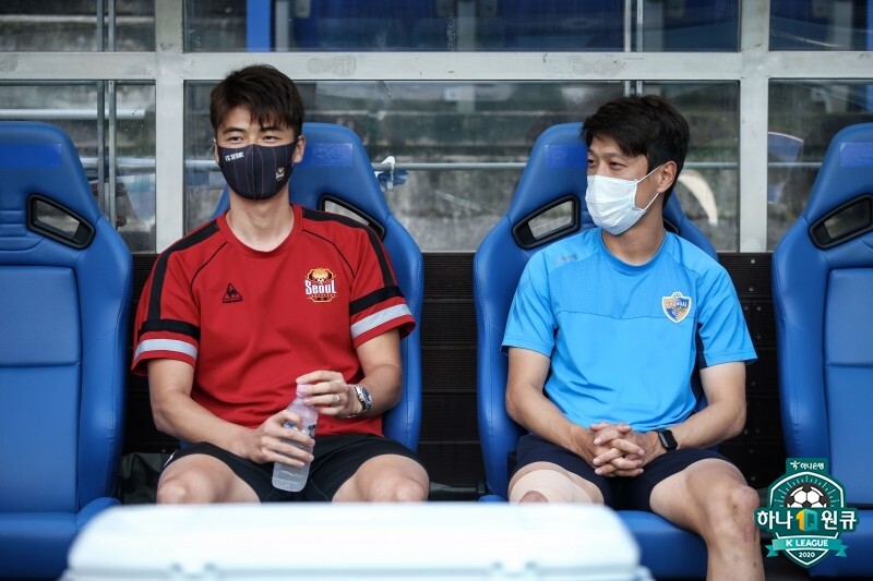 기성용이 포항 이적 이후 처음으로 절친 이청용을 그라운드에서 만나게 됐다. 사진=한국프로축구연맹 제공