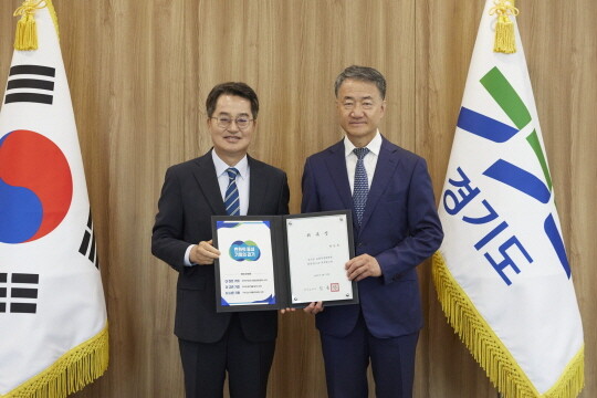 김동연 경기도지사와 박능후 신임 도정자문위원장. 사진=경기도
