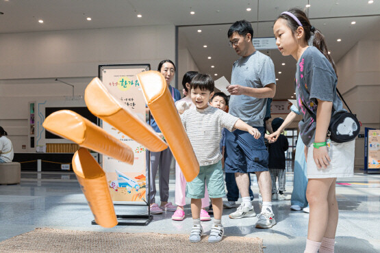 지난해 추석 민속놀이 체험행사 모습. 사진=국립부산과학관 제공