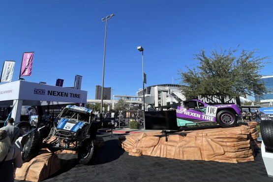 미국 라스베이거스에서 열린 ‘2025 세마쇼(SEMA Show)’에 마련된 넥센타이어 부스. 사진=넥센타이어 제공