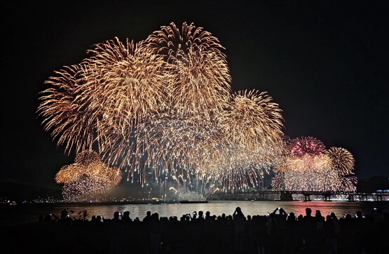 2024 부산불꽃축제 관람 행사 당시 모습. 사진=BN그룹 제공