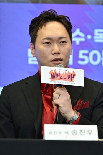 일본인 아내를 둔 배우 송진우가 아이들의 학교 역사 교육을 언급하는 과정에서 "옛날에 둘이(한국과 일본이) 싸웠다"고 표현한 발언으로 역사왜곡 논란이 일었다. 사진=KBS 제공