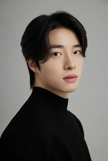 아역 출신 배우 남다름의 모친이 이미 성인이 된 아들의 인스타그램 계정을 대신 관리하고 있다는 비판에 입장문을 내고 해명에 나섰다. 사진=BAA 제공