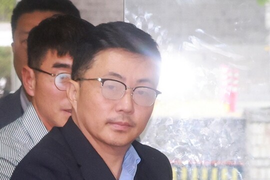 김건희 일가의 '집사'로 지목된 김예성 씨가 8월 15일 서울 서초구 서울중앙지법에서 열린 구속 전 피의자 심문(영장실질심사)에 출석하고 있다. 사진=연합뉴스