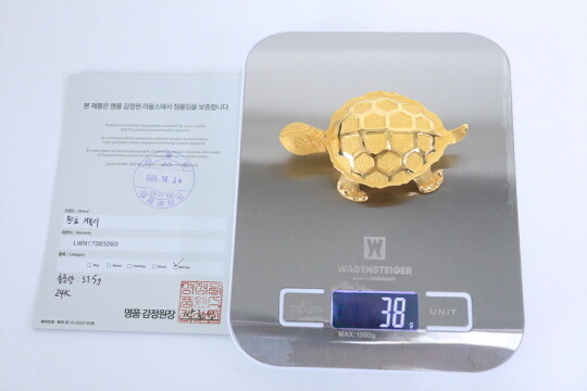 황금거북이 10돈은 최저입찰가 675만 원보다 약 30% 높은 876만 원에 낙찰됐다. 사진=한국경공사