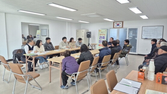 찾아가는 건축행정 민원상담반 운영 장면. 사진=김해시 제공