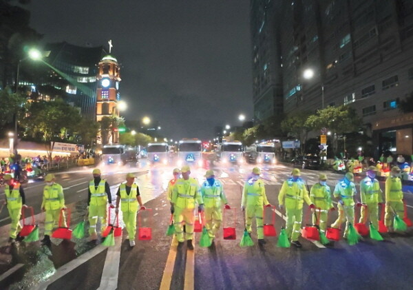 ‘2025 서초 10대 뉴스’ 1위로 ‘숨은 영웅 청소기동대 쇼츠 585만 돌파로 SNS 전성시대’가 선정됐다. 사진=서초구 제공