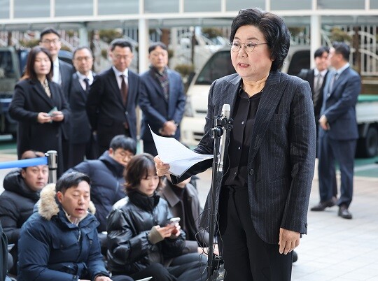 12월 30일 이혜훈 기획예산처 장관 후보자가 서울 중구 예금보험공사에 마련된 인사청문회 준비 사무실로 출근하며 과거 발언에 대해 사과하고 있다. 사진=연합뉴스