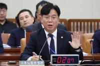 김영훈 노동부 장관 "쿠팡, 고쳐 쓸 수 있겠나"