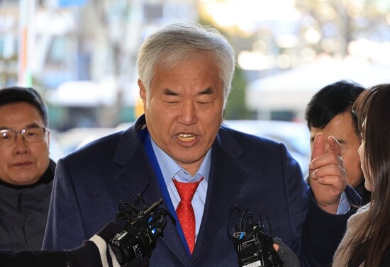 전광훈 사랑제일교회 목사가  1월 13일 서울서부지방법원에서 열린 구속 전 피의자 심문(영장실질심사)에 출석하고 있다.