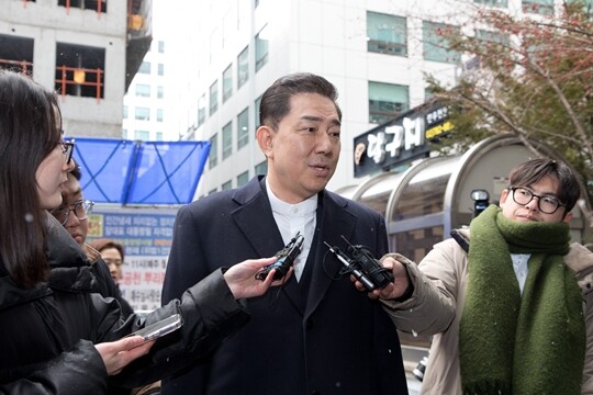 1월 12일 오후 서울 여의도 더불어민주당 중앙 당사에서 열린 윤리심판원 회의에 김병기 전 원내대표가 출석하고 있다. 사진=이종현 기자