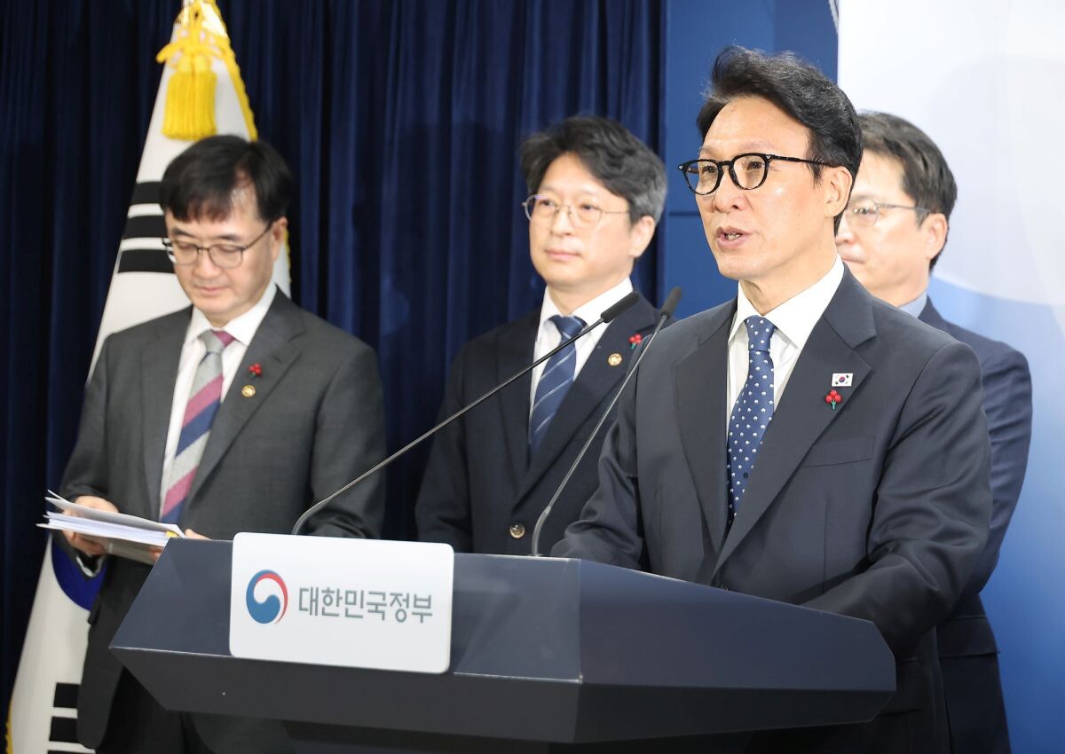 김민석 국무총리가 16일 서울 종로구 정부서울청사에서 행정통합 인센티브 관련 브리핑을 하고 있다. 사진=임준선 기자