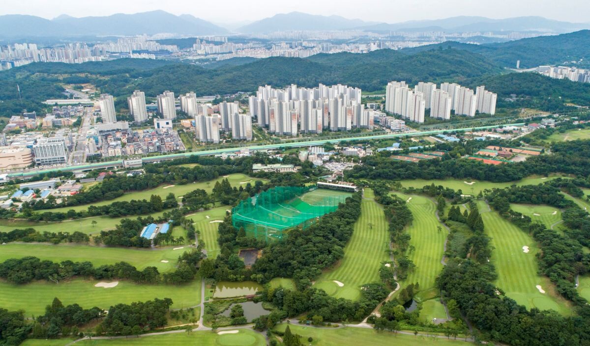 서울 노원구과 경기 구리시 경계에 위치한 태릉체력단련장(태릉CC골프장). 사진=연합뉴스 제공