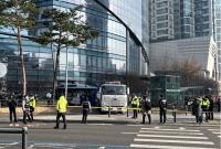 “급발진하듯 속도 빨라져” 승객 등 목격자가 말하는 서대문역 버스 돌진