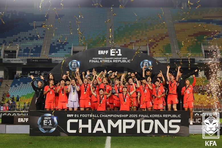 여자축구 국가대표팀 선수들이 앞서 전해진 '축구협회에 비지니스 클래스 탑승을 요구했다'는 보도에 대해 사실과 다르다며 성명서를 냈다. 사진=KFA 제공