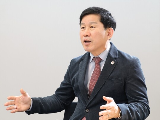 2월 4일 오후 일요신문사 사옥에서 최광철 대표가 일요신문과 인터뷰를 하고 있다. 사진=임준선 기자