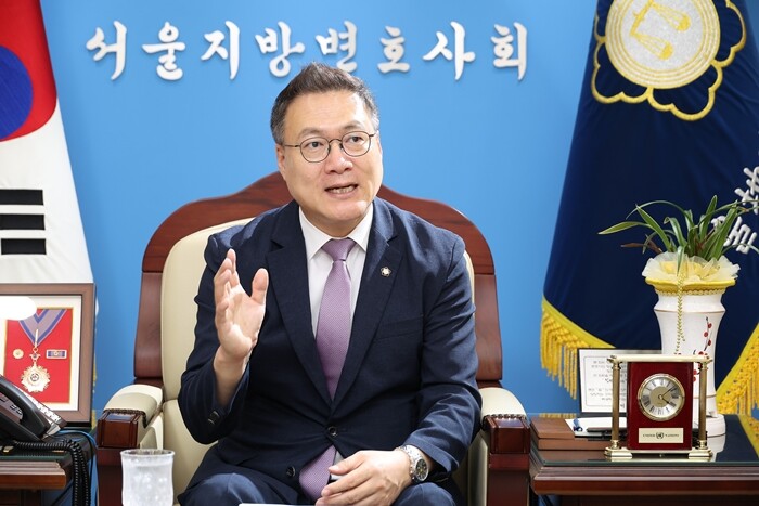 조순열 서울지방변호사회장은 “향후 신설될 중수청이나 공소청은 동행한 변호사에게 노트북 등 전자기기 사용을 전면 허용해 경찰처럼 제대로 된 조력권을 보장해야 한다”고 밝혔다. 사진=임준선 기자
