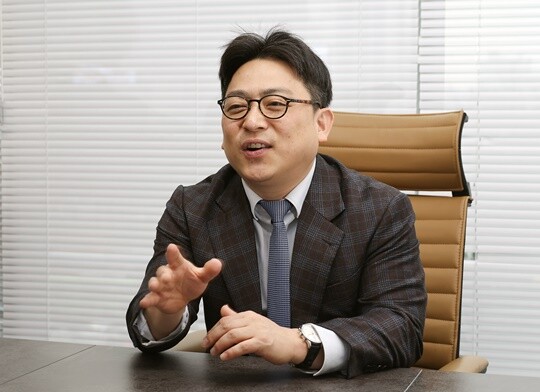 한국피자헛 가맹점주들이 가맹본부(본사)를 상대로 차액가맹금을 돌려달라며 낸 소송에서 최종 승소하면서 프랜차이즈 업계에 미칠 파장에 관심이 쏠리고 있다. 일요신문은 지난 2월 5일 오후 한국피자헛 차액가맹금 소송에서 가맹점주들을 대리한 현민석 법무법인 YK 변호사를 만났다. 사진=박정훈 기자