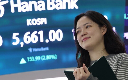 서울 중구 하나은행 딜링룸 전광판. 사진=연합뉴스