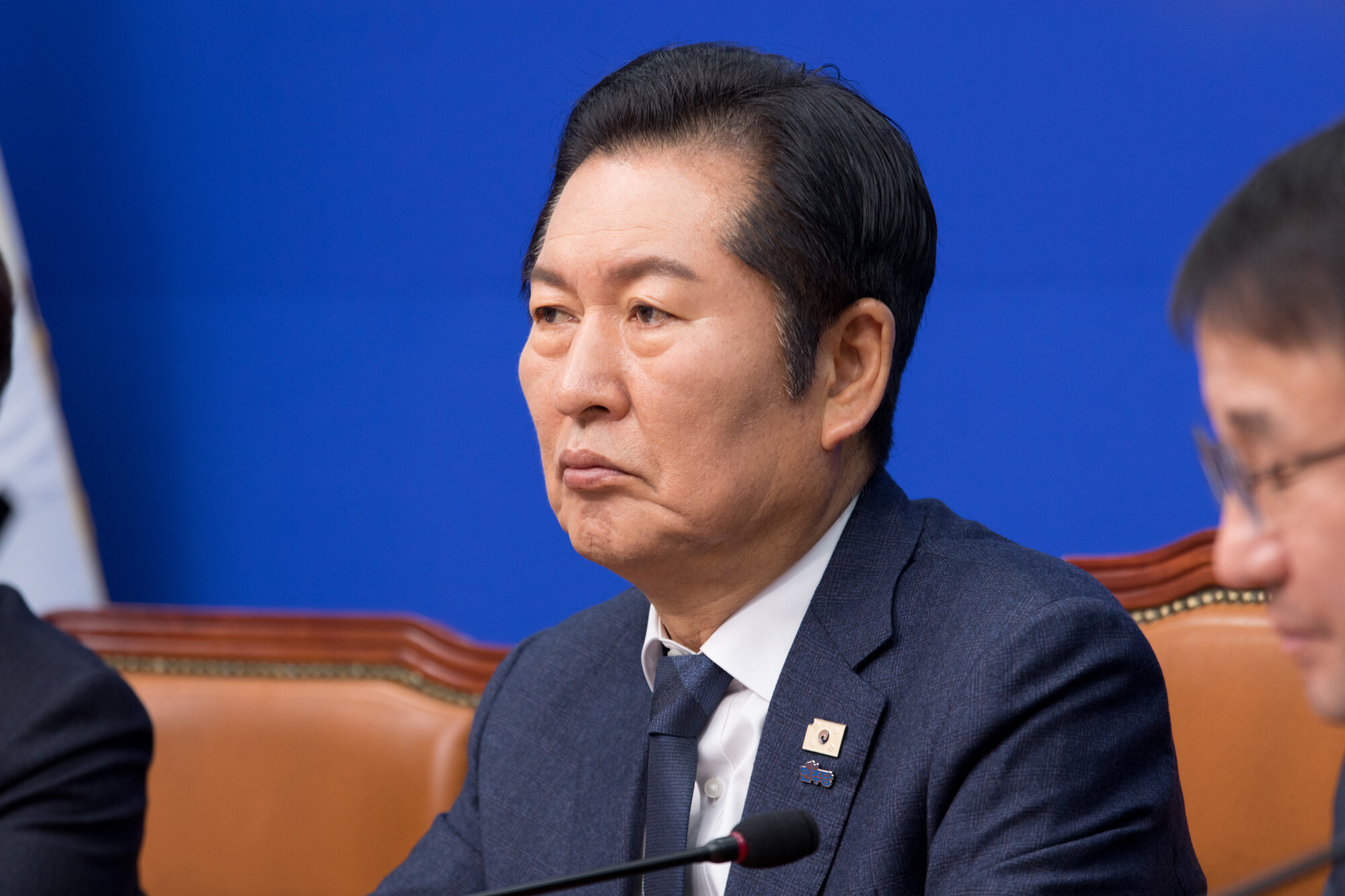 윤석열 전 대통령이 내란 우두머리 혐의로 1심에서 무기징역을 선고받은 것에 대해 정청래 더불어민주당 대표가 사법부를 질타하며 내란범 사면을 ‘금지’하는 내용의 법안을 신속하게 처리하겠다고 밝혔다. 사진 =이종현 기자