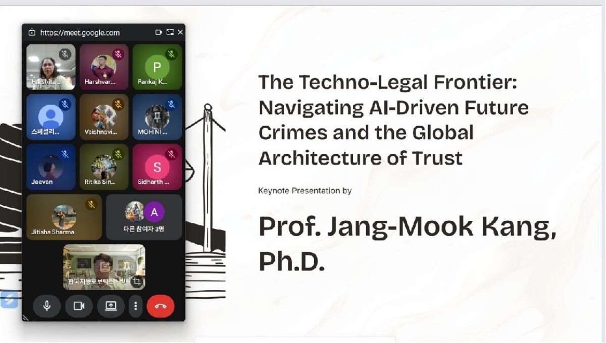강장묵 교수가 지난 17일 Google Meet을 통해 Amity Law School 국제 심포지엄에서 키노트 발표를 진행하고 있다. 사진=강장묵 교수 제공