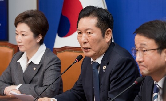 2월 20일 서울 여의도 국회에서 열린 더불어민주당 최고위원회의에서 정청래 대표가 발언하고 있다. 사진=이종현 기자