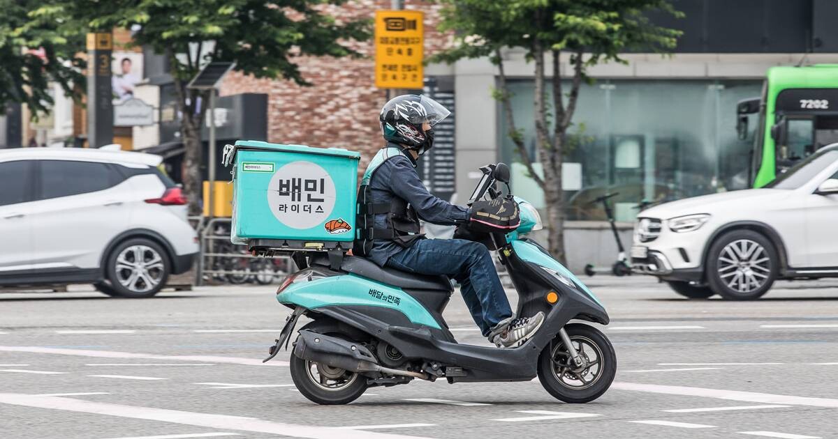 서울 시내에 배달의민족 배달 기사가 배달 중인 모습으로 기사 특정 내용과 관련 없음. 사진=최준필 기자