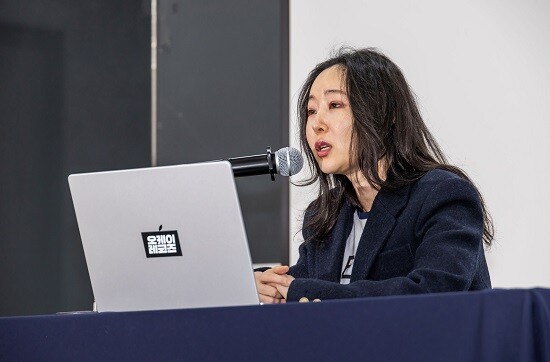 민희진 전 어도어 대표가 2월 25일 오후 서울 종로구 교원종각빌딩에서 하이브 풋옵션 소송 관련 기자회견을 하고 있다.  사진=최준필 기자