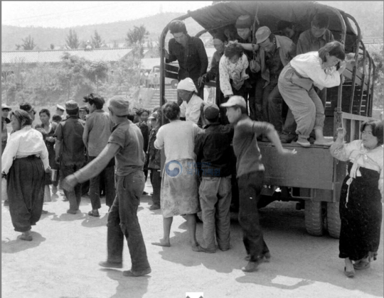 1961년 서울시립아동보호소 부랑아 수용현장. 사진=국가기록원