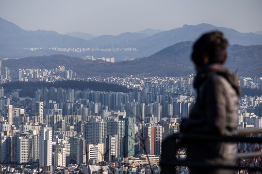 서울 용산구 남산에서 바라 본 서울 시내 아파트 단지 모습으로 기사의 특정 내용과 관련없다. 사진=최준필 기자