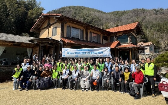 의료봉사활동 기념촬영 모습. 사진=온병원 제공