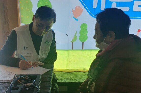 의료봉사활동 진행 모습. 사진=온병원 제공