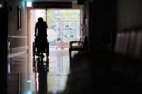 [청년에게 떠넘겨진 돌봄②] 지원 조건 까다롭고 대부분 단발성…결국 부담은 개인 몫