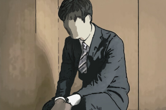 과로사와 관련된 법안은 국회 문턱을 넘지 못하고 있으며, 과로 산재의 경우 업무상 사고 대비 낮은 승인율을 보이고 있다. 그래픽=백소연 디자이너