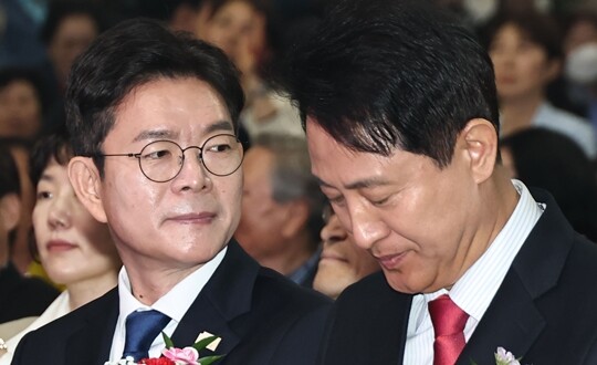 5월 6일 행사장에서 만난 더불어민주당 정원오 서울시장 후보(왼쪽)와 국민의힘 오세훈 서울시장 후보. 사진=연합뉴스
