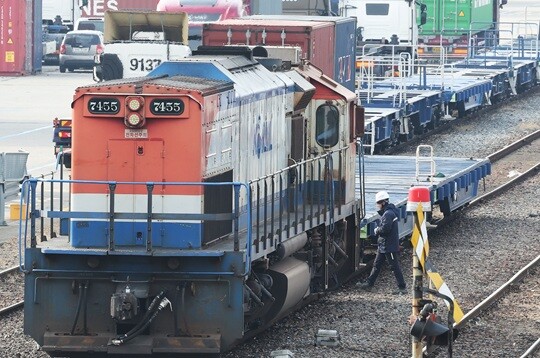 경기도 의왕시 내륙컨테이너기지(ICD)에 정차돼 있는 화물열차. 사진=연합뉴스
