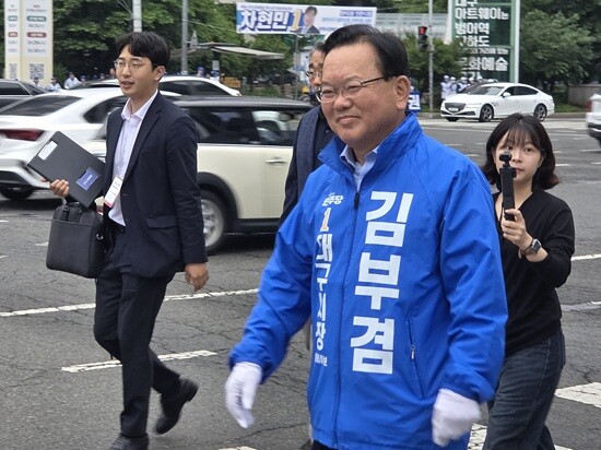 김 후보는 “정말 겸손하게, 민심 앞에 무릎 꿇고 기다시피, 부지런히 선거운동을 해야 한다”고 밝혔다. 사진=이동섭 기자