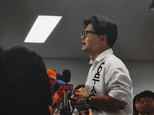 한동훈 부산 북구갑 국회의원 보궐선거 당선인이 지난 6월 4일 오전 2시 15분경 당선소감을 발표하고 있다. 사진=남경식 기자