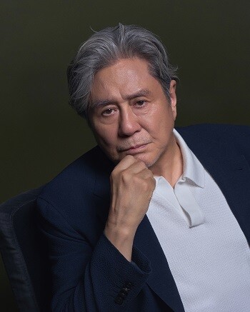 인간의 사소하지만 집착적인 욕망을 고스란히 드러내는 허문오를 연기하며 최민식은 "제가 보기에도 너무 싫은 사람"이라고 평했다. 사진=넷플릭스 제공