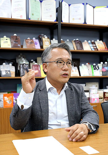 장종현 실라리안 협회장이 공동 브랜드를 통한 회원사 판로 확대와 성장 지원 계획을 설명하고 있다. 사진=실라리안 협회 제공