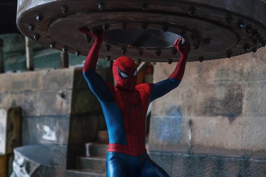 '스파이더맨: 브랜드 뉴 데이'는 다른 MCU 작품을 반드시 보지 않아도 이해가 가능한 서사를 앞세워 일반 관객들의 진입 장벽을 낮췄다. 사진=영화 '스파이더맨: 브랜드 뉴 데이' 스틸컷