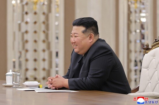 김정은 북한 국무위원장은 북한 핵심 전력을 러시아에 파병했다. 파병과 동시에 북한 방산업계도 활기를 띠었다. 사진=연합뉴스