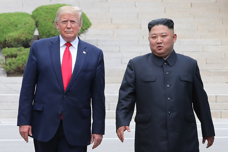 2019년 판문점에서 만났던 도널드 트럼프 미국 대통령과 김정은 위원장. 사진=연합뉴스
