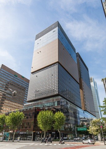 MBK파트너스가 입주해 있는 서울 종로구 광화문 D타워. 사진=최준필 기자