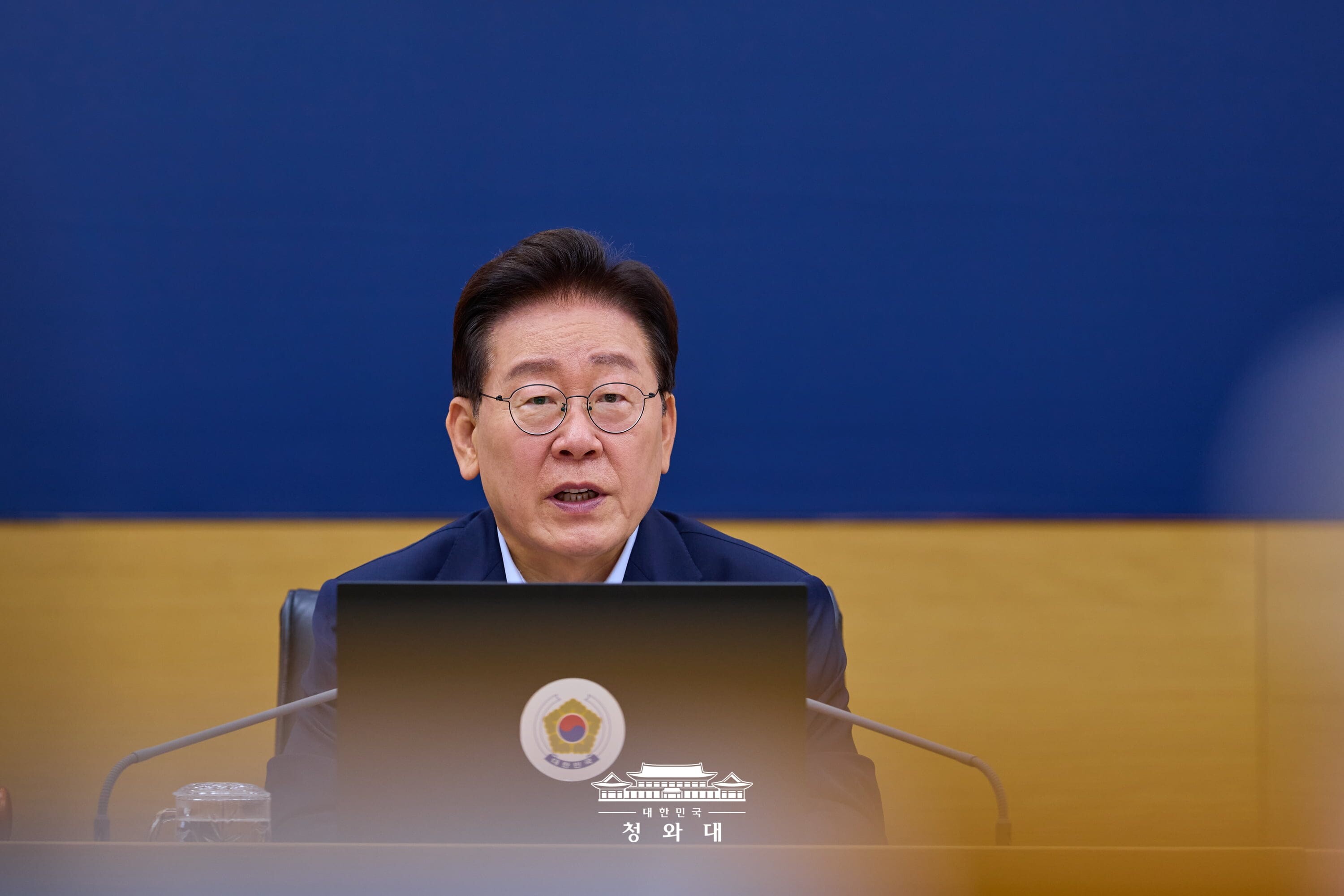 9월 15일 ‘민주당TV’에 나온 김 대표는 “이번에는 (이 대통령의) 법적인 하자도 없고 정치적으로 큰 근본적 도덕적 하자도 없기 때문에 ‘흔들려는 생각을 하려는 세력이 있다면 망할 것’이란 얘기를 하려 한 것”이라고 했다. 이재명 대통령. 사진=청와대 제공