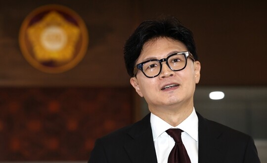 한동훈 무소속 의원이 9월 9일 국회 로텐더홀에서 김승원 법무부 장관 후보자 의혹에 대해 입장을 밝히고 있다. 사진=박은숙 기자